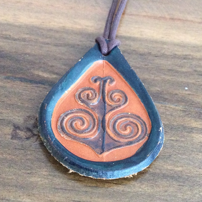 Vtg Artisan Leather Pendant Necklace
